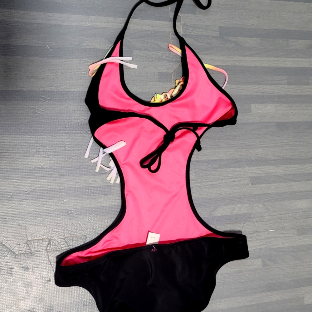 Cut out one piece swimsuit